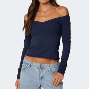 Nattie Off Shoulder V Neck Top in Navy